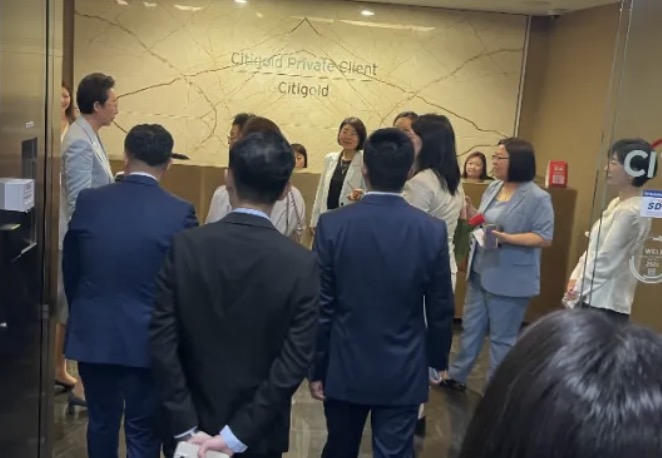 从东南亚到全球，新加坡为何是中企 “黄金跳板”？